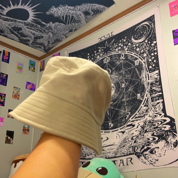 2 bucket hats